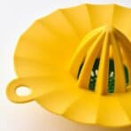 UPPFYLLD Lemon squeezer, bright yellow/bright green, 15 cm - Image 2