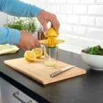 UPPFYLLD Lemon squeezer, bright yellow/bright green, 15 cm - Image 3