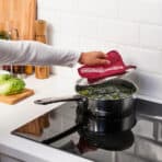 HILDEGUN Pot holder, red, 19x19 cm - Image 3