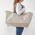 GÖRSNYGG Carrier bag, large, light beige, 57x37x39 cm/71 l - Image 3