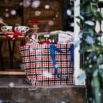 VINTERFINT Carrier bag, large, check pattern multicolour, 55x37x35 cm/71 l - Image 3