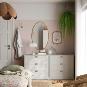 Dark yellow DAGGKAPRIFOL mirror with 60x100 cm size in modern bedroom.