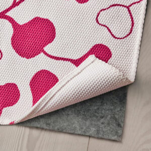 Persikoträd flatwoven rug with pink leaf design, 60x90 cm.