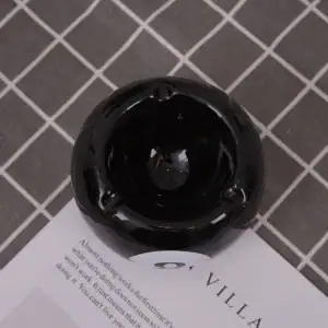 Creative Ceramic Ashtray Billiards 8 Black for Home and Office - Image 5